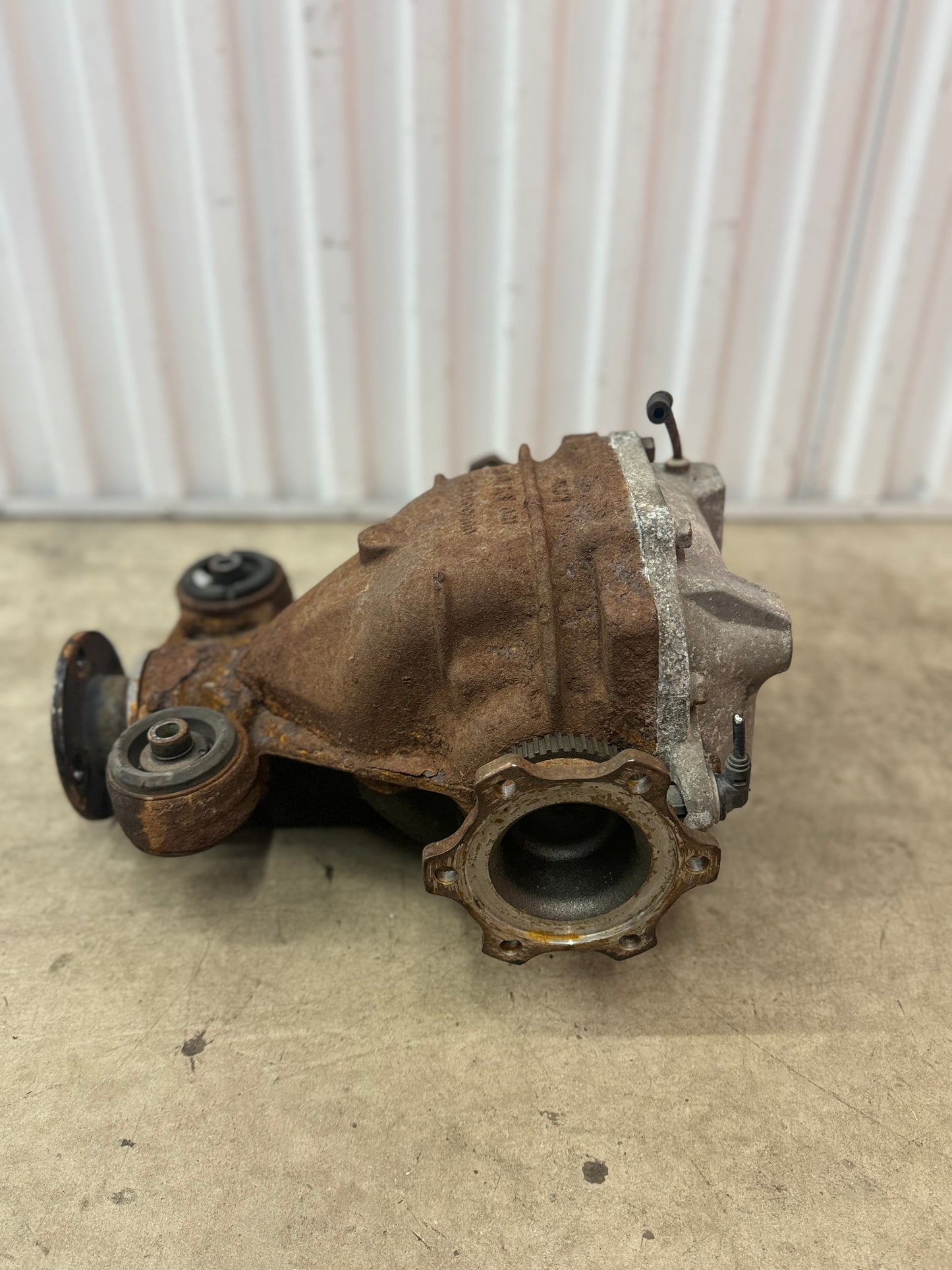 2003-2007  Infiniti G35 Open Rear Differential 70k Automatic 3.57 OEM